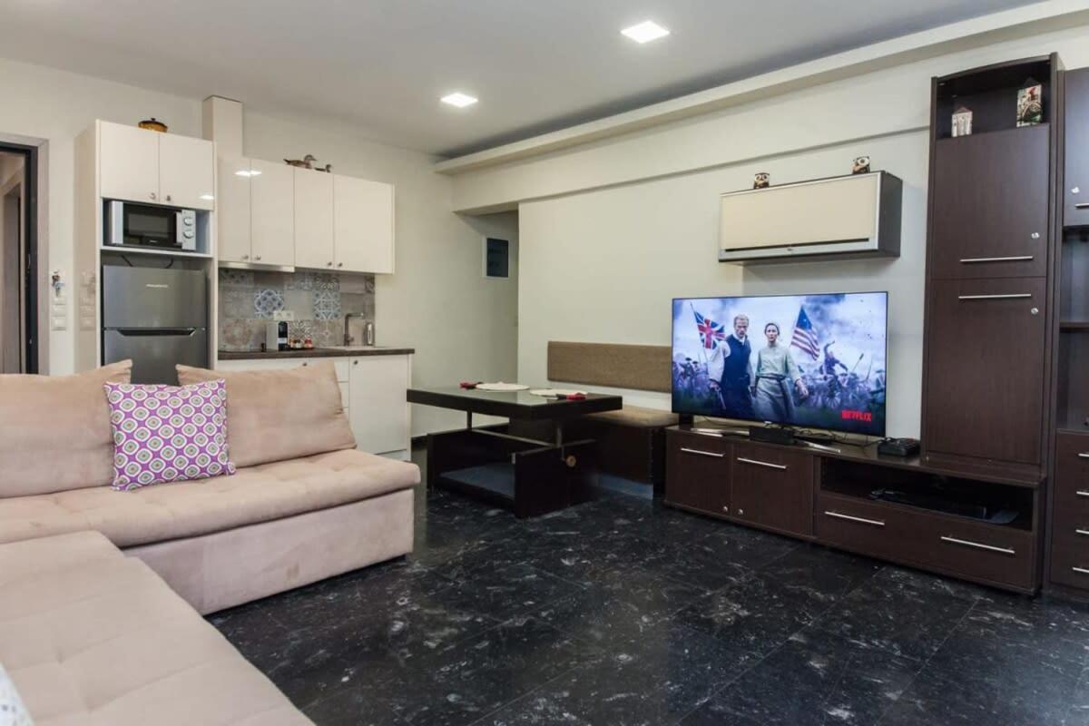 Charming Athinas House With Modern Touches *