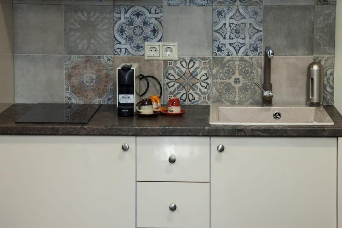 Апартаменты Charming Athinas House With Modern Touches *